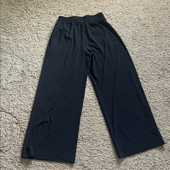 Vuori Wide-Leg Pant - Picture 5 of 6